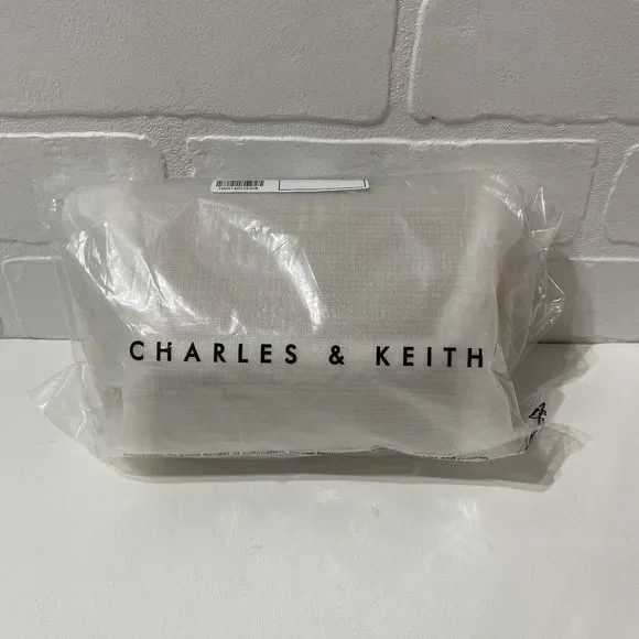 NEW - Charles & Keith - Mini Cassiopeia Fur-Trim Bag - Camel - XS - Picture 8 of 9